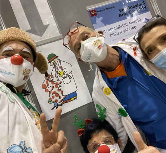 Clown dottori “vaccinatori”!